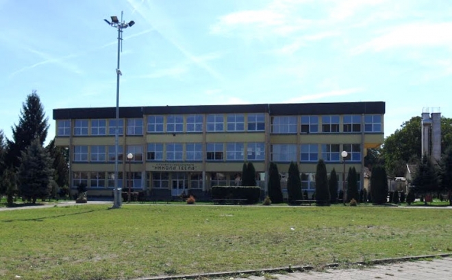 Kozarska Dubica: Profesor pokušao da obljubi&nbsp;učenicu?