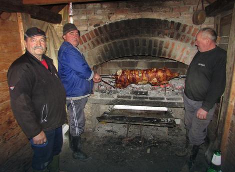 PRIČE PORED PEČENICE Praznovanje u turjačkom zaseoku Samardžije ispod planine&nbsp;Kozare