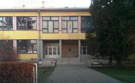 Krov ŠUPALJ, prozori zakovani, nameštaj pohaban: Škole u Kozarskoj Dubici u lošem&nbsp;stanju