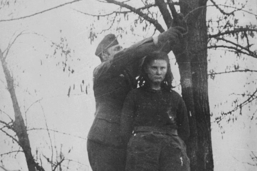 Februara 1943. u Bosanskoj Krupi obješena je Lepa Radić – Heroina&nbsp;Potkozarja!