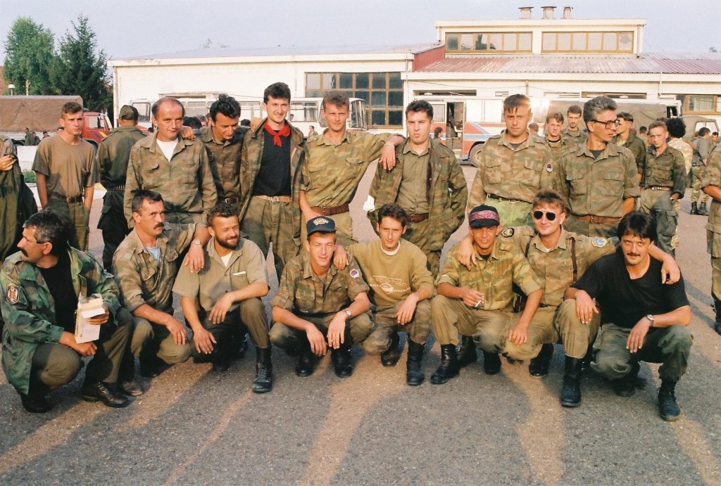 Pred Trnovo na smotri 11 Dubička&nbsp;.